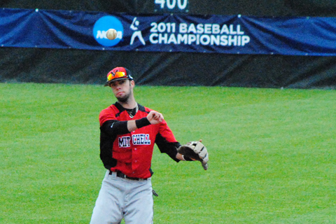 Baseball Hangs Tough in NCAA Debut