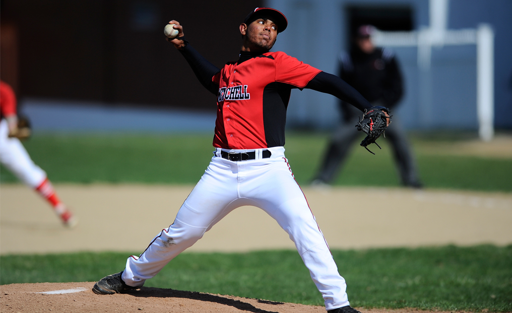 Baseball Completes Sweep of Newbury Behind De Jesus Gem
