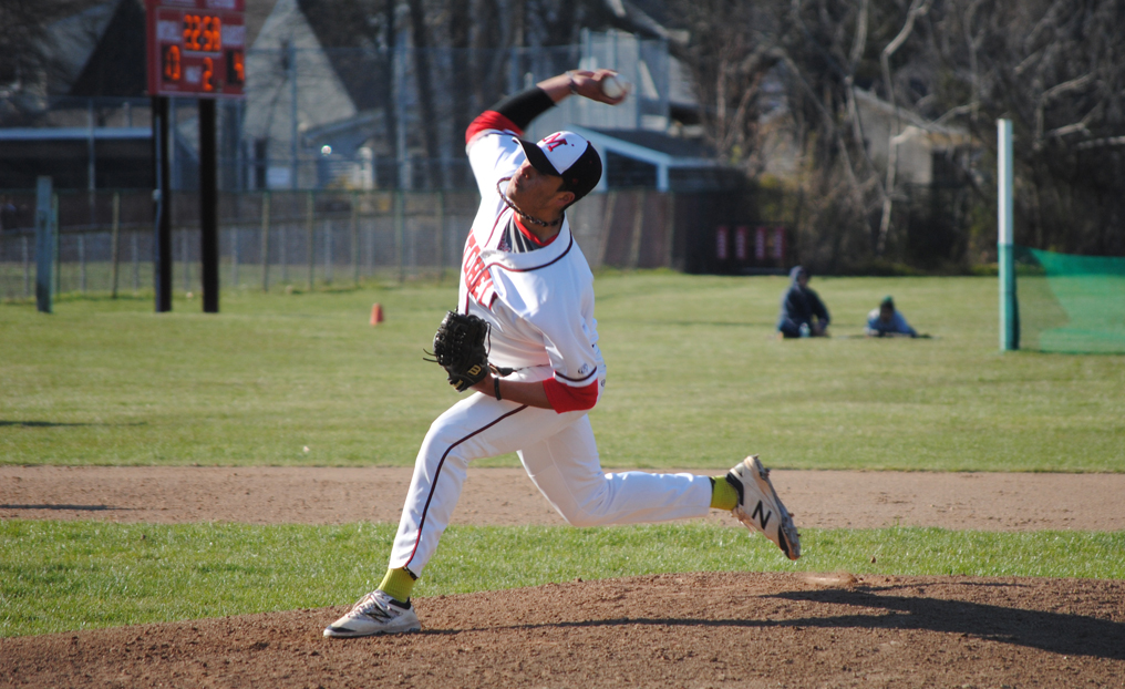 Baseball Takes Down Methodist in Extra Innings