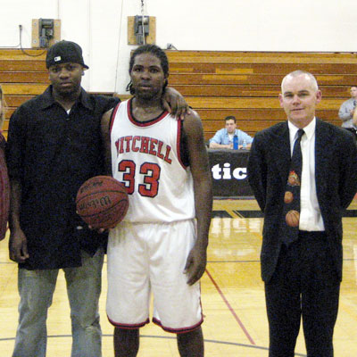 MURRAY REACHES 1000 POINT MARK IN LOSS TO ALBERTUS MAGNUS