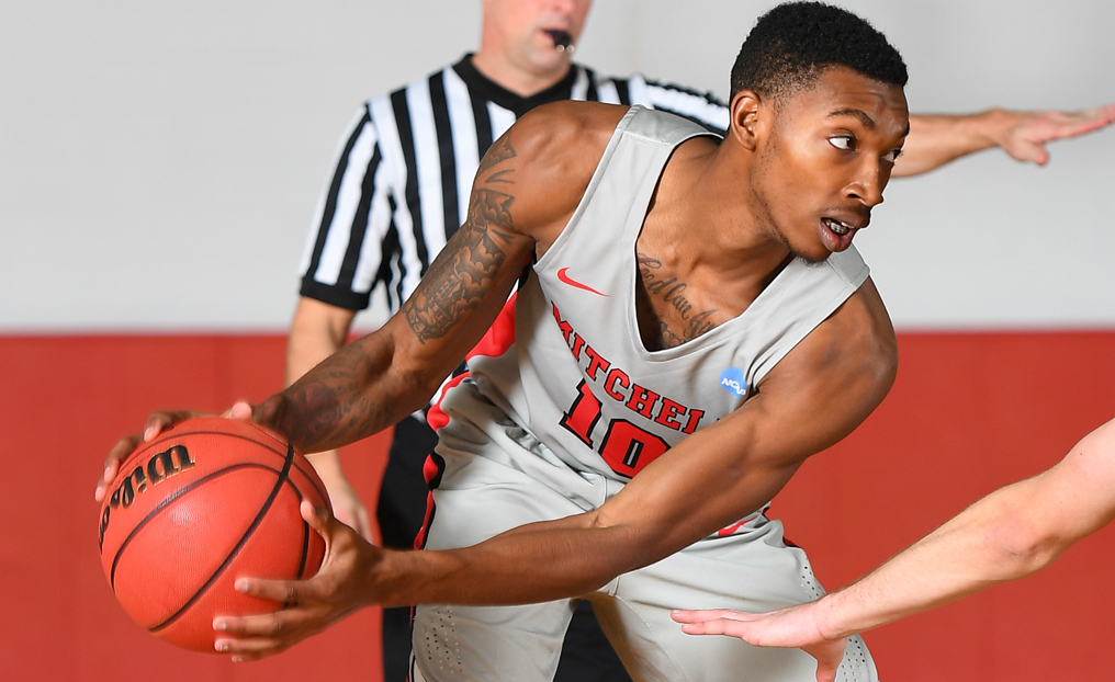 Brunson's Late Free Throws Give MBB Win at Newbury
