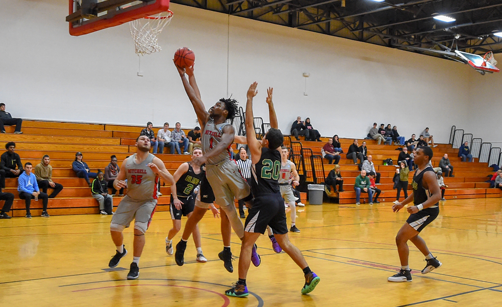 Career Day for Williams Spurs MBB to First Win