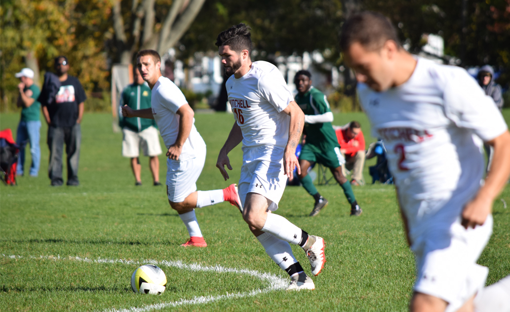 Men's Soccer Beats Newbury, Clinches Top Spot in NECC