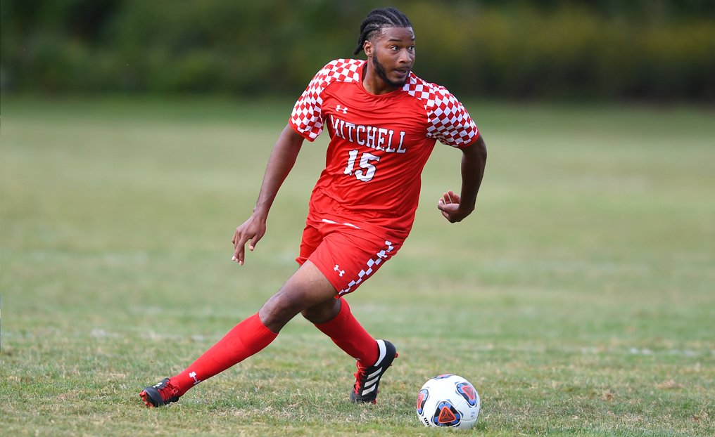 Men's Soccer Stumbles at Dean
