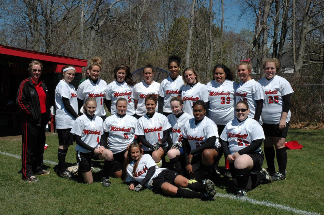 Softball Team Qualifies for NECC Tournament