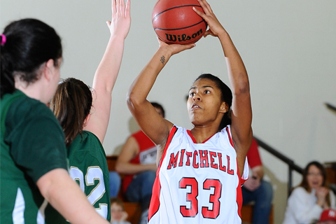 WBB Advances with 73-65 Win Over Newbury
