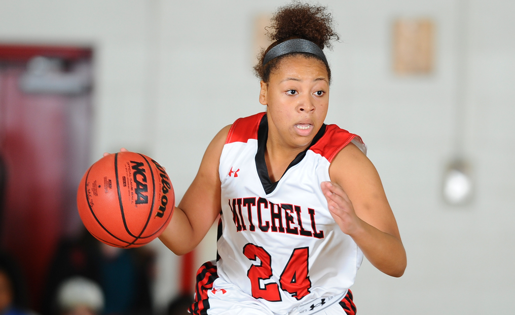 Team Effort Leads WBB Past Daniel Webster