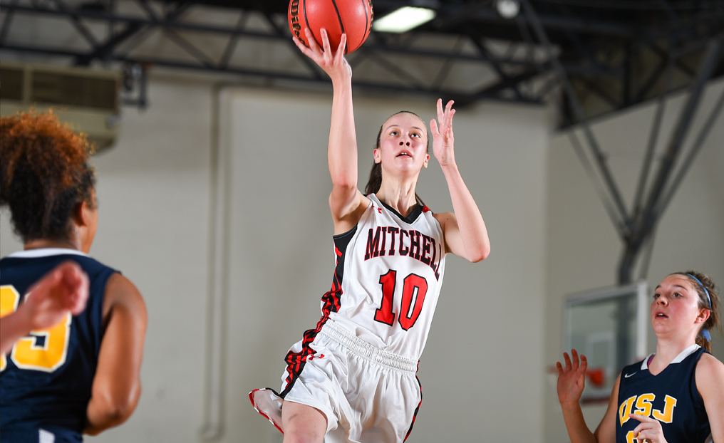 WBB Falls to Albertus Magnus in Season Opener