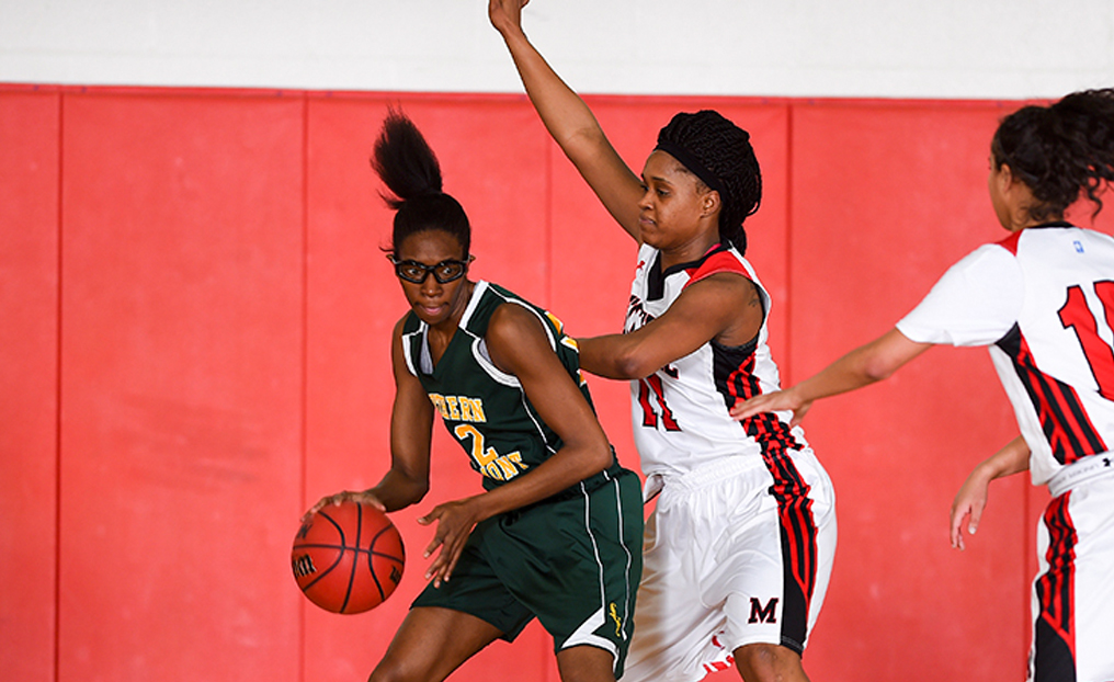 Strong Start Leads WBB Past Southern Vermont