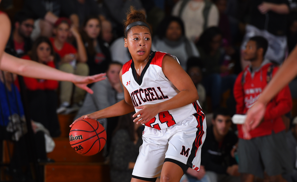 WBB Nabs First Win in NECC Opener vs. Lesley