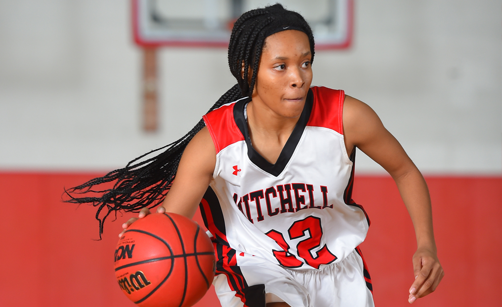 WBB Gets Back on Track at Bay Path