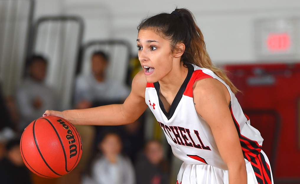 WBB Clips Wheelock in Final Minutes
