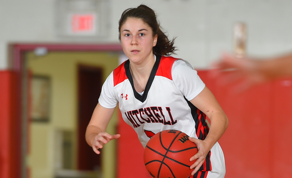 WBB Falls at Conn College
