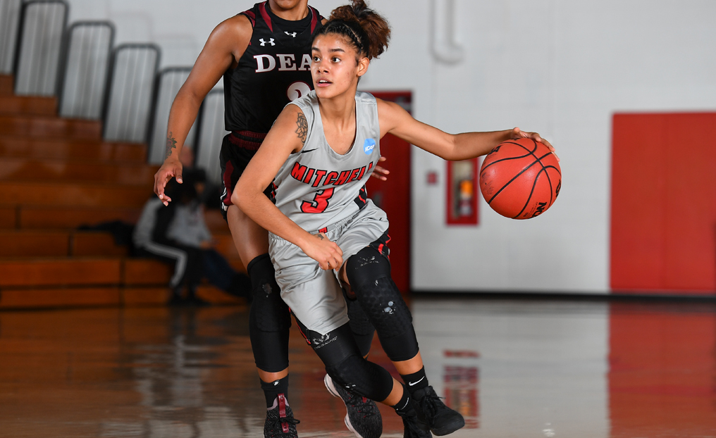 WBB Overcomes Slow Start at Elms