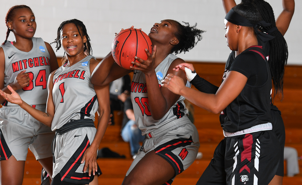 WBB Sails Past Bay Path