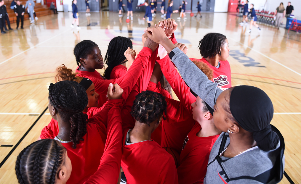 Fast Start Sparks WBB at Becker