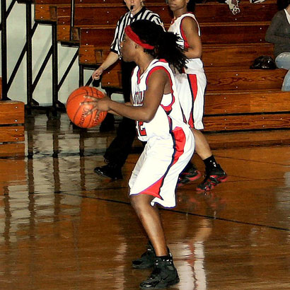 JEFFREYS LEADS TEAM TO 76-61 VICTORY OVER DWC
