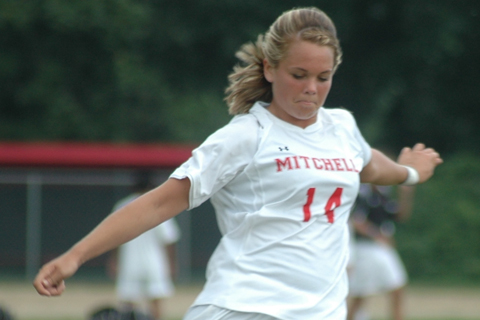 Women's Soccer Falls 3-0 at Elms