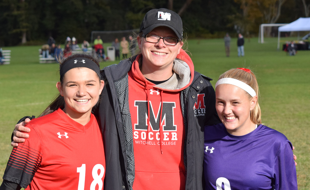 Women's Soccer Falls to NEC on Senior Day
