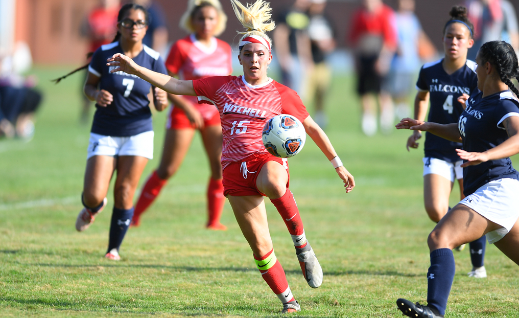 Women's Soccer Falls 4-2 to Old Westbury
