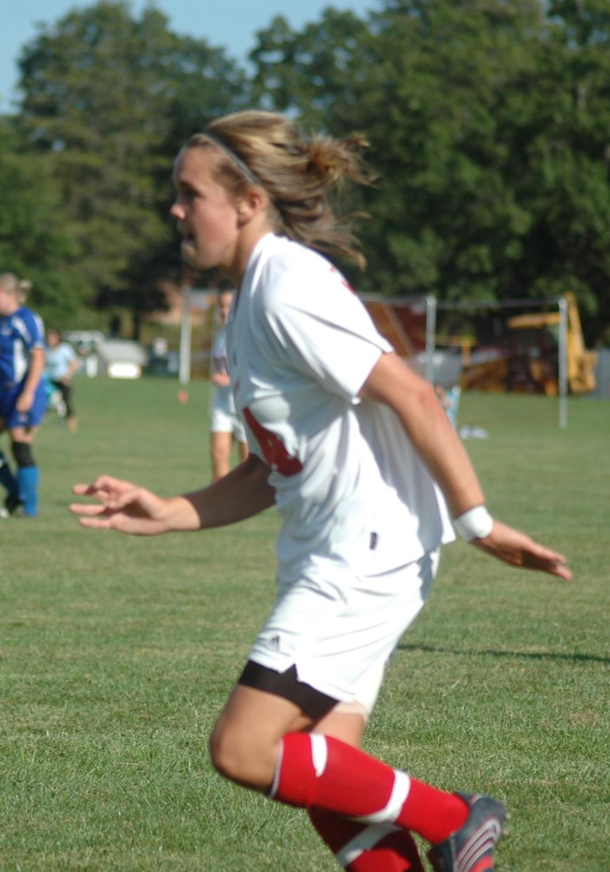MITCHELL COLLEGE TOPS SOUTHERN VERMONT COLLEGE 3- 1