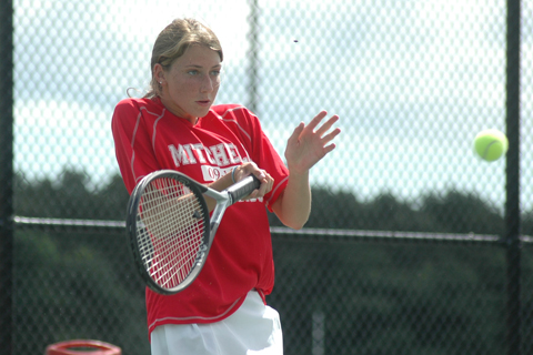 Women's Tennis Falls at Lesley