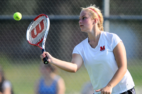 Women's Tennis Falls 8-1 at Becker