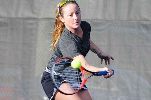 Women's Tennis Shut Out at Regis