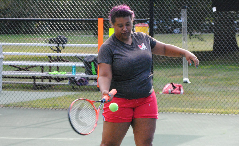 Tennis Falls 5-4 at Bay Path