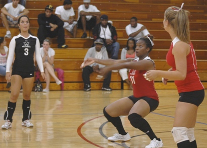 Mariners sail past Anna Maria, 3-1
