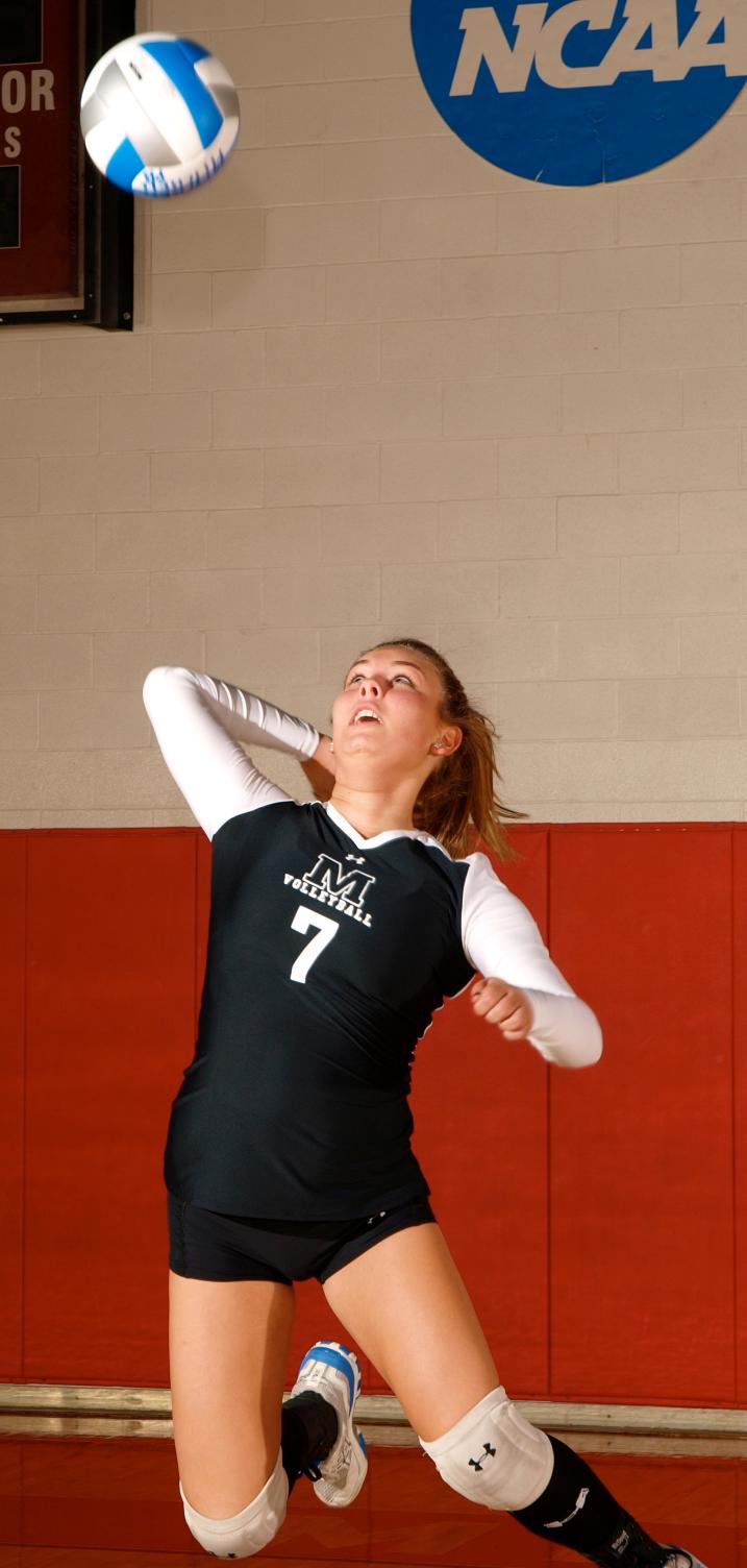 Women's Volleyball Goes 1-1