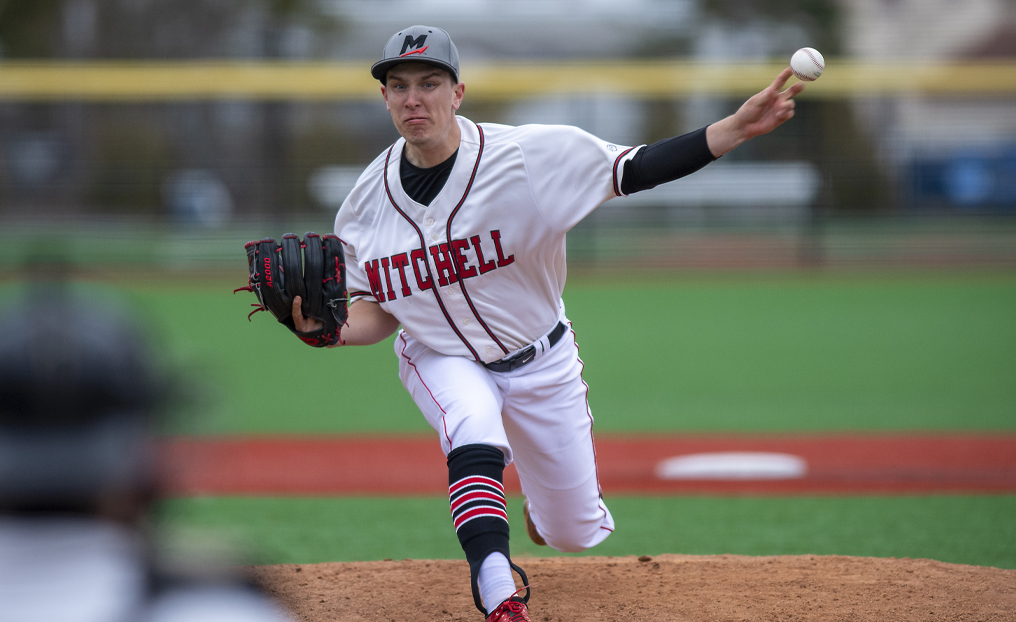 Baseball Bounces Back For Split vs. Wesleyan