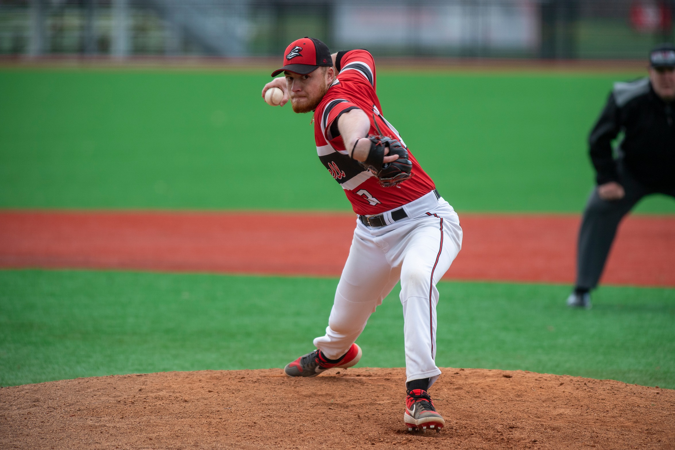 Baseball Takes Down ENC in Extras