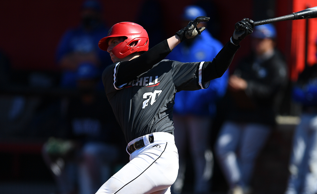 Baseball Sweeps Rutgers-Camden