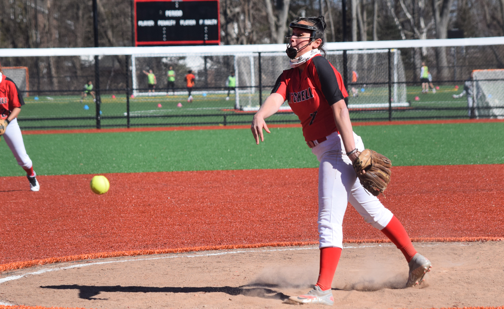 Softball Opens Season with Split vs. RWU