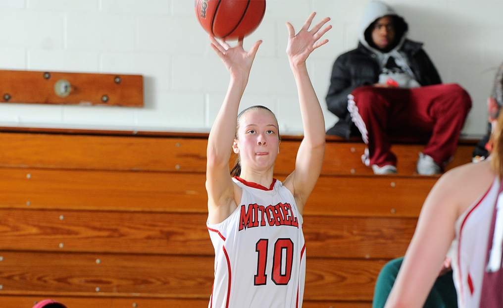 Women's Basketball Drops Season Opener