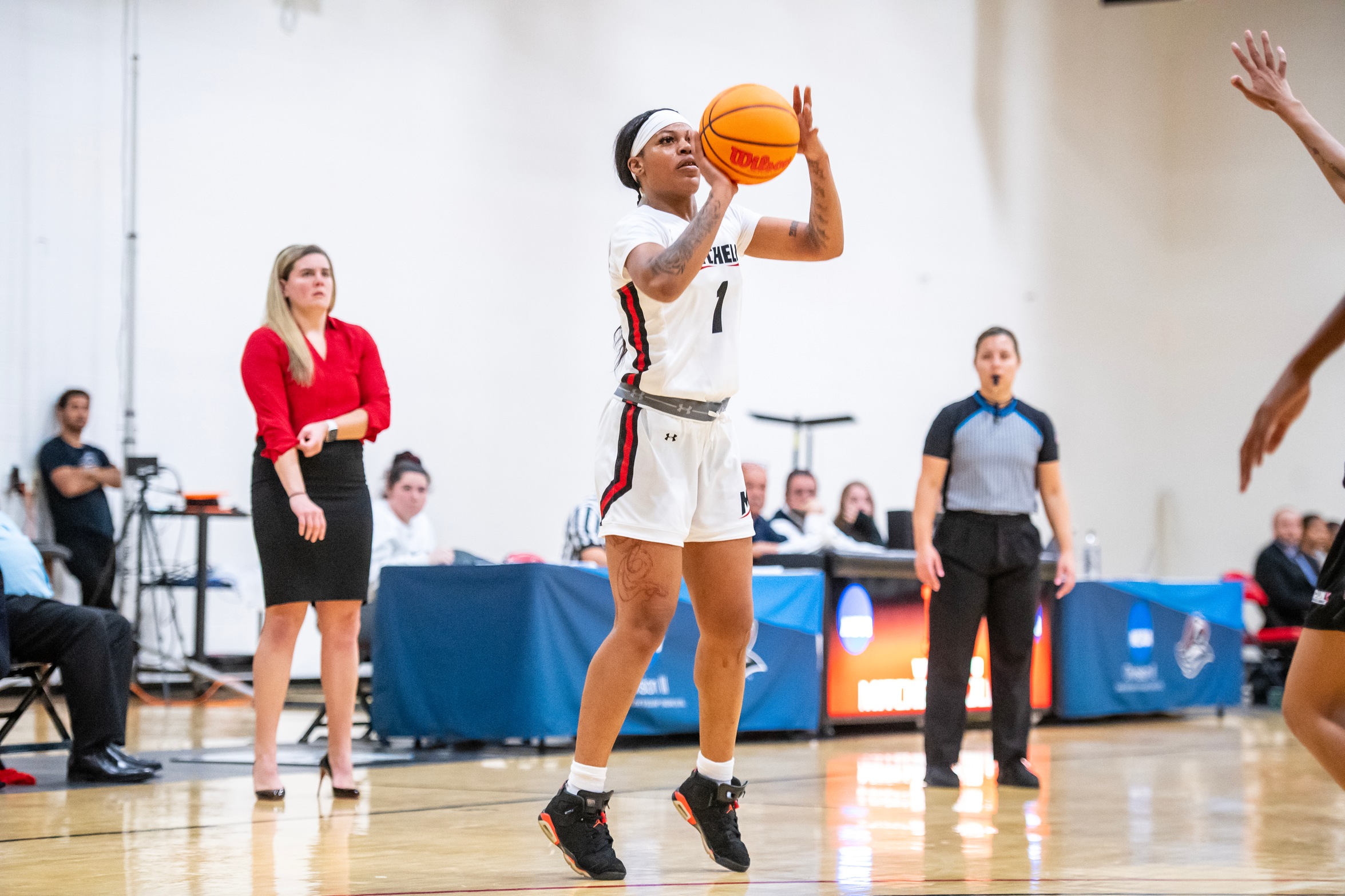 Fast Start Propels WBB Over Fisher