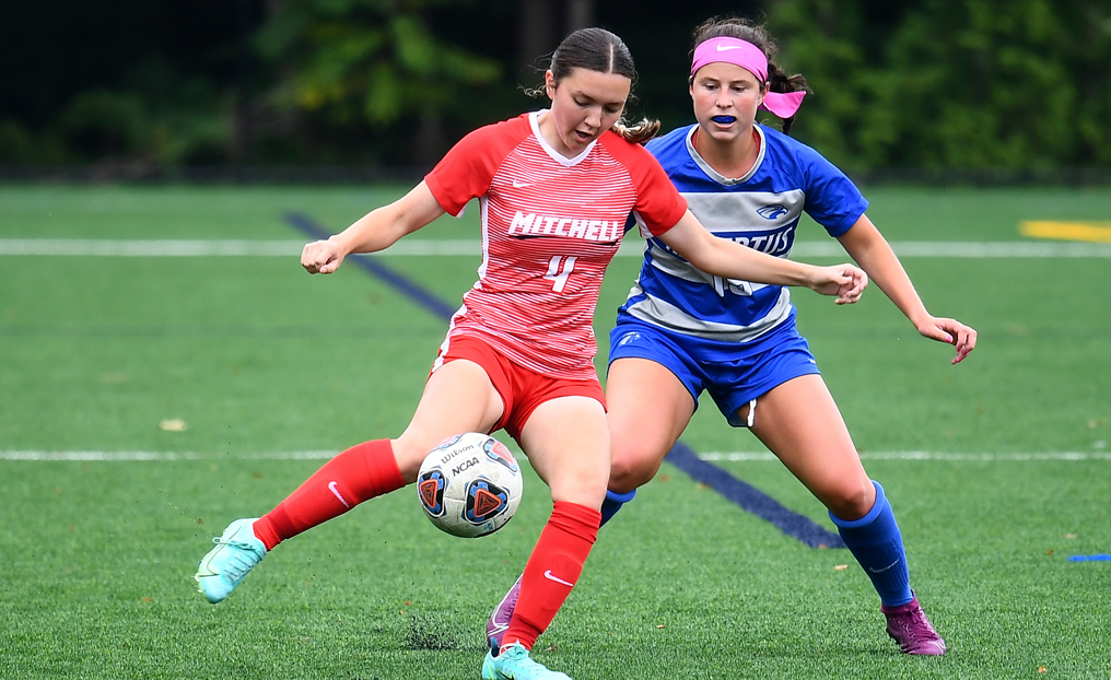 Women's Soccer Cruises Past Old Westbury