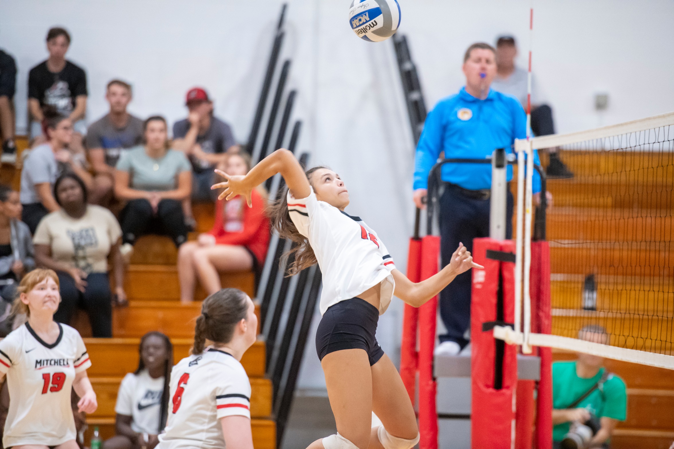 Volleyball Drops Five Set Marathon at RIC